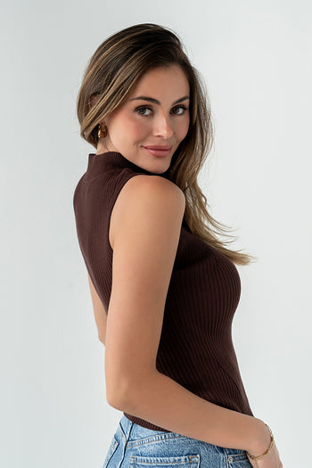 Rika Ribbed Top in Brown