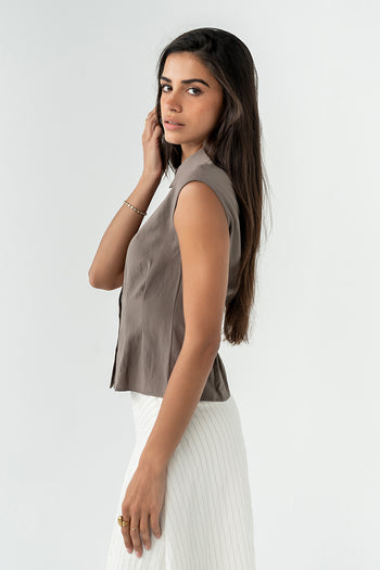 Jacob Button Up Top in Mocha