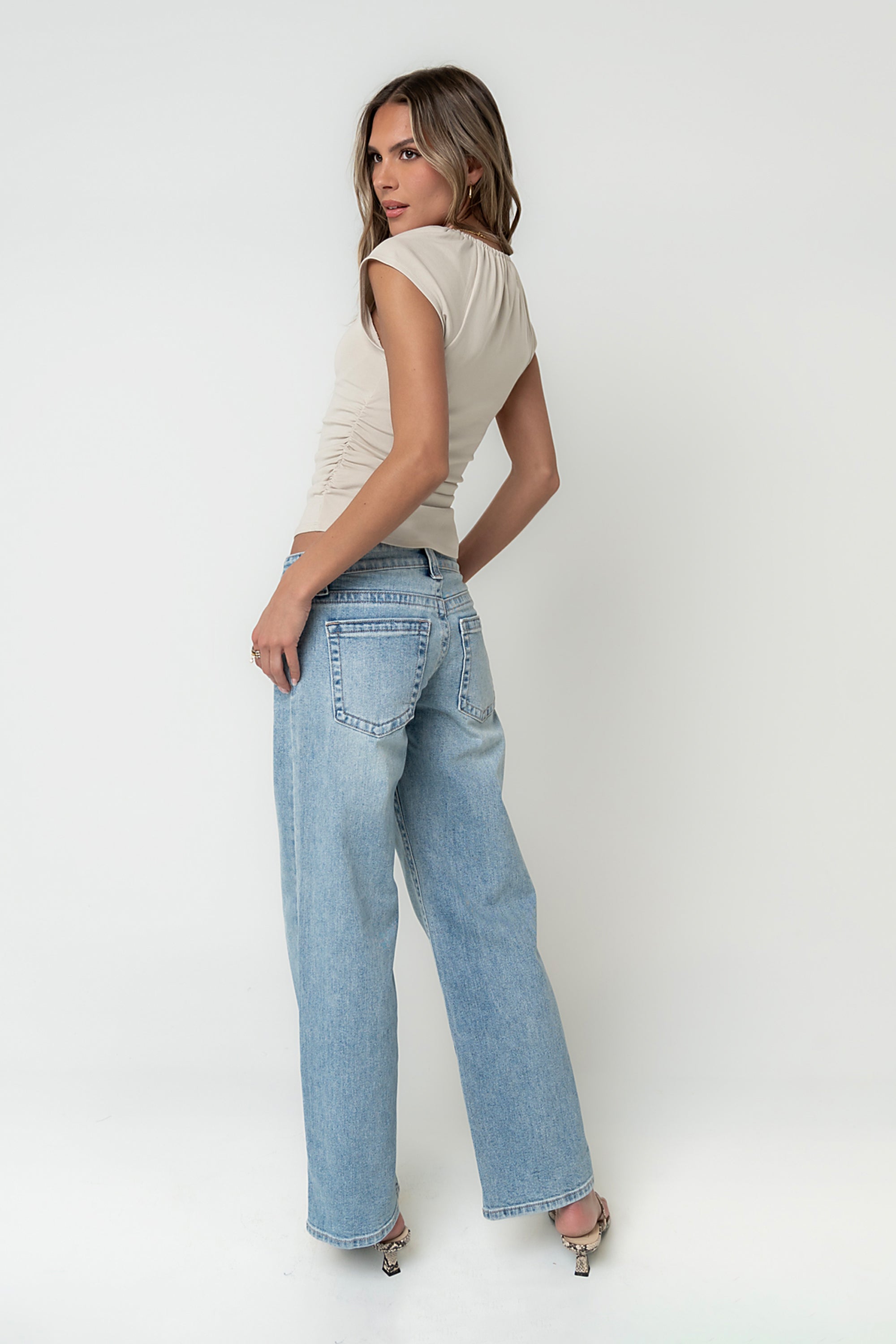 トップス BEEDEN CUTOUT TOP Larson Cutout Top