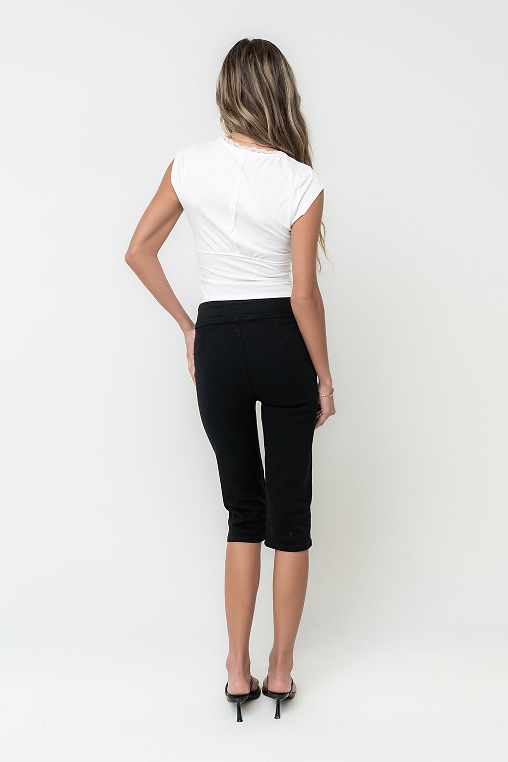 Lizzie Skinny Capris
