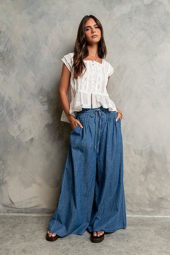 Kinzley Oversized Lace Top in Off White