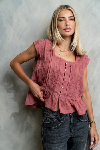 Kinzley Oversized Lace Top in Berry