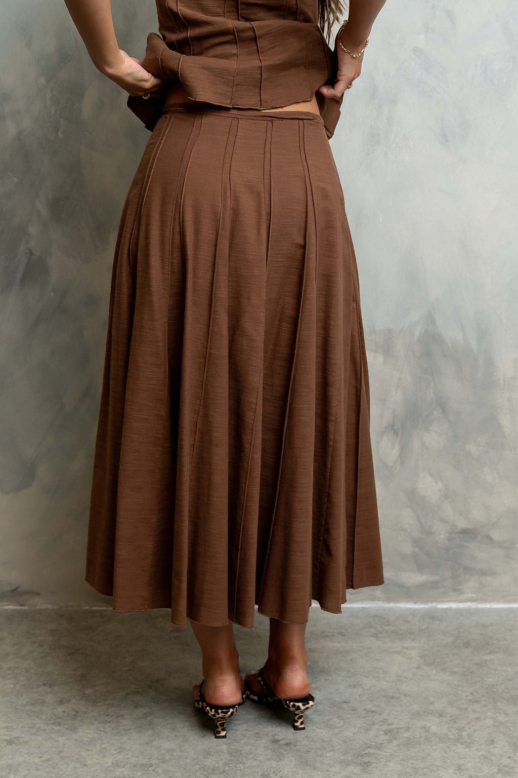 Cadence Pleated Midi Skirt in Brown