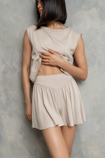 Britta Flowy Shorts in Bone