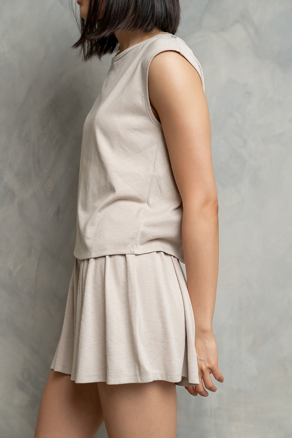 Britta Flowy Shorts in Bone