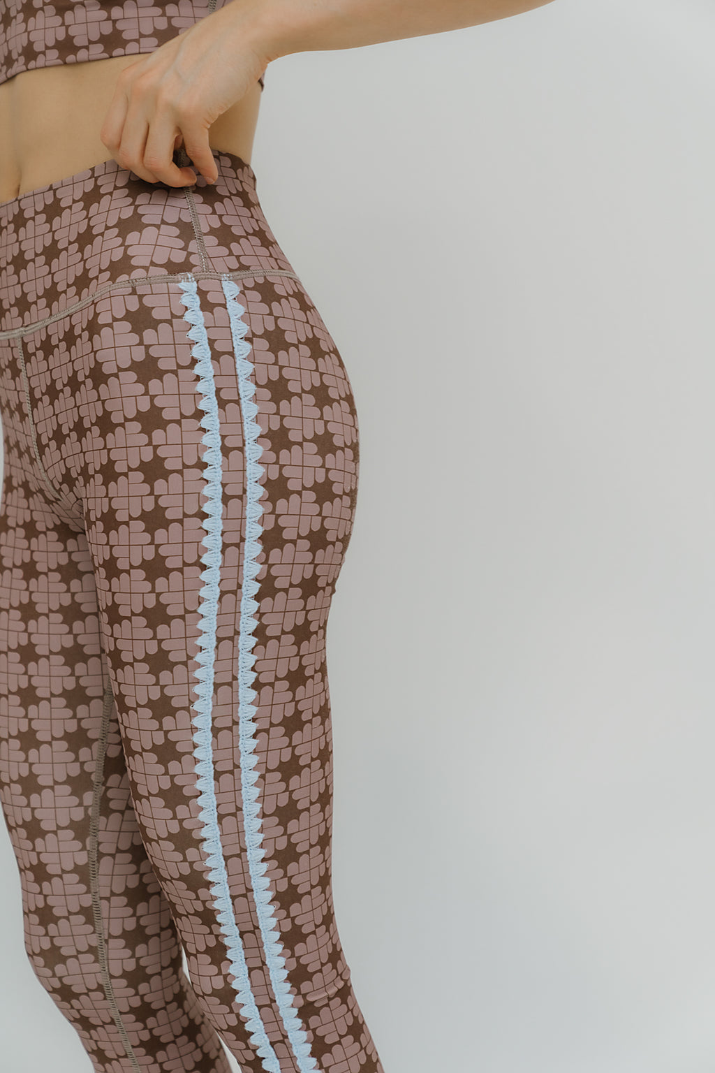 Sloan Stitched Leggings in Brown