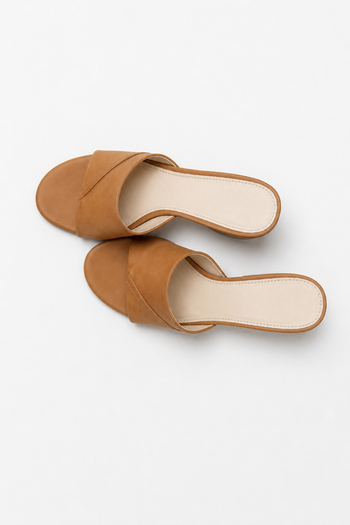 Elsy Block Heel in Camel