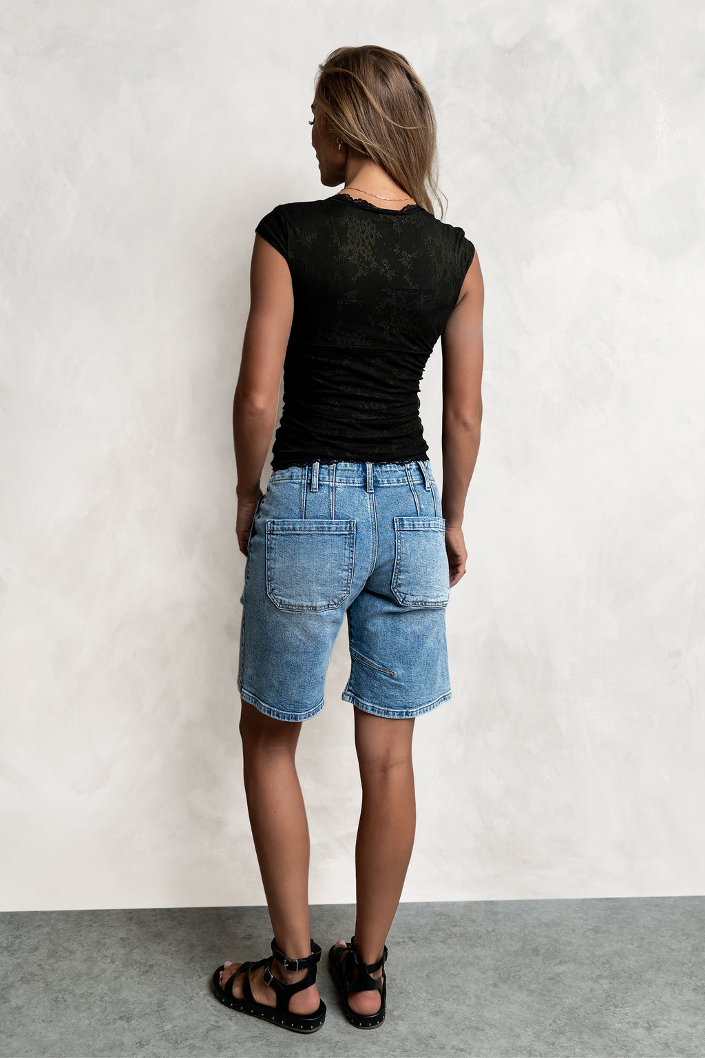 Ally Mid Rise Denim Shorts in Medium Wash