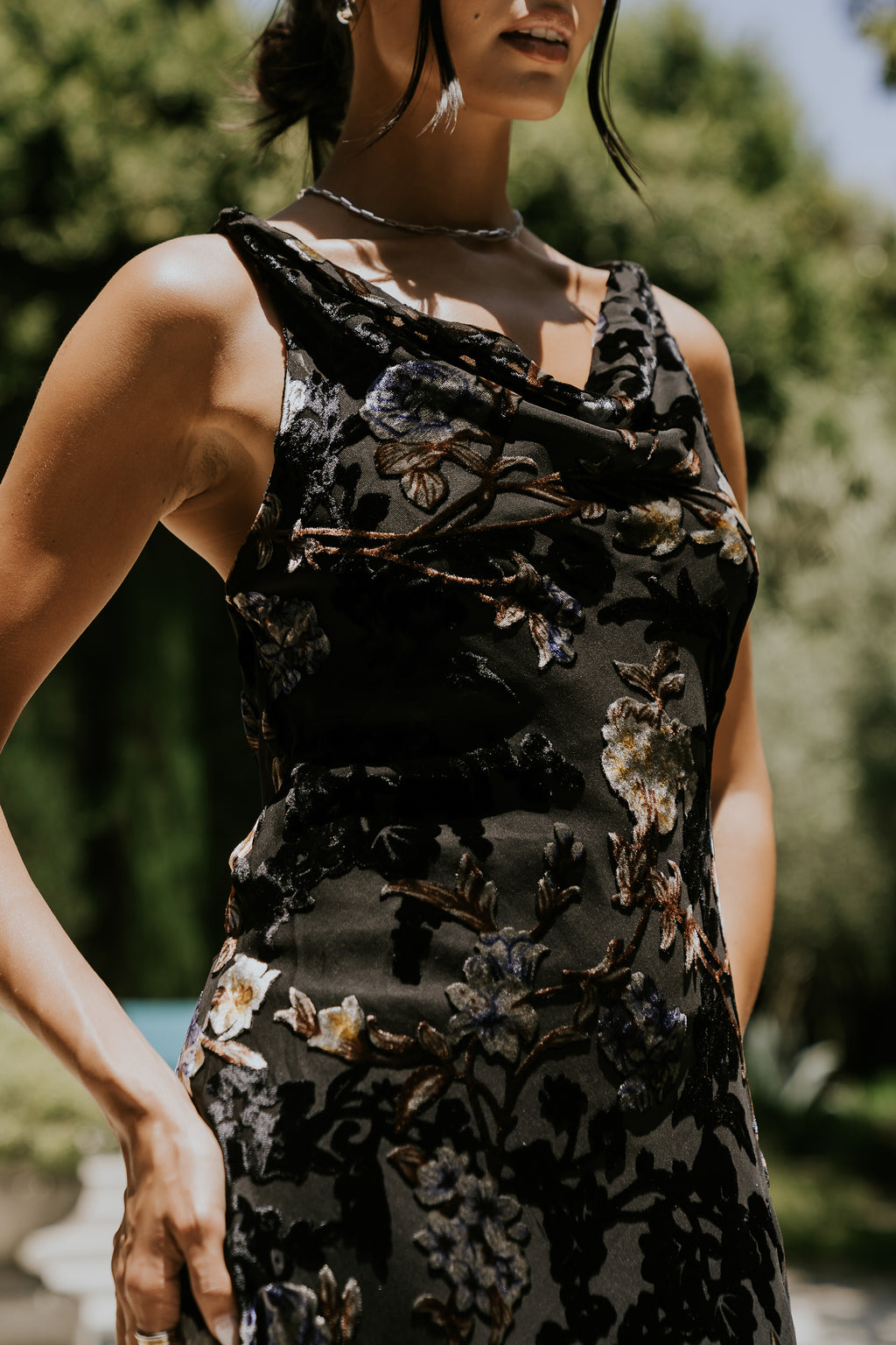 Thea Velvet Midi Dress S / Black