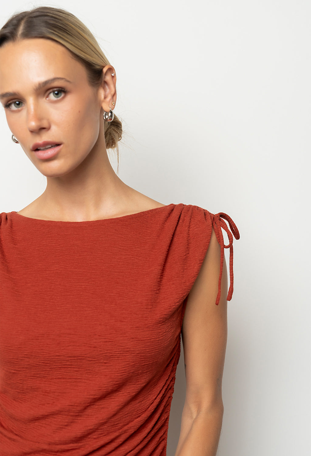 Remi Textured Maxi Dress in Brick