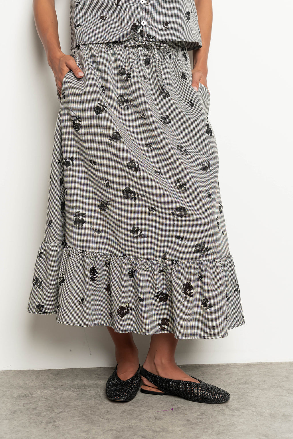 Karrie Gingham Midi Skirt in Black