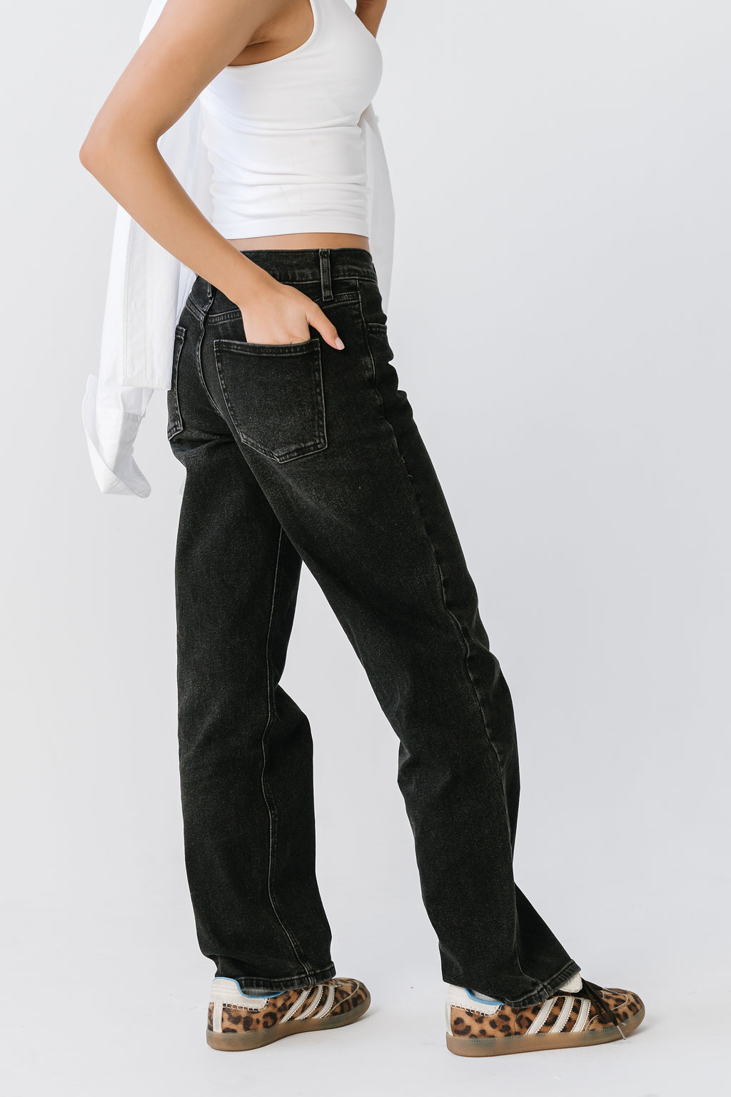 Marshall Straight Leg Jeans in Washed Black