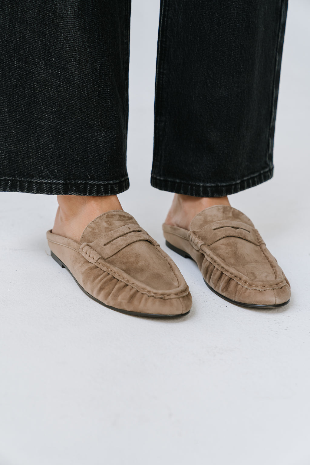 Steve Madden Rafe Taupe Suede Loafer