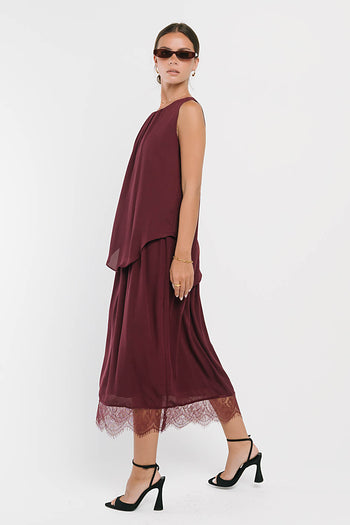 Eleanor Tiered Midi Dress in Plum