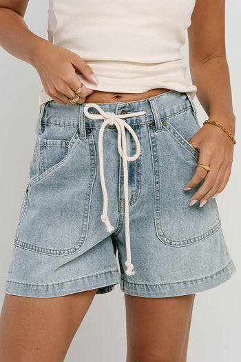 Tylee Drawstring Shorts in Medium Wash