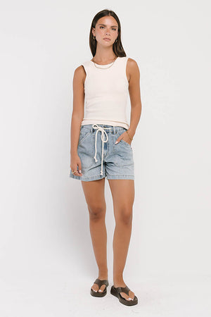 Tylee Drawstring Shorts in Medium Wash