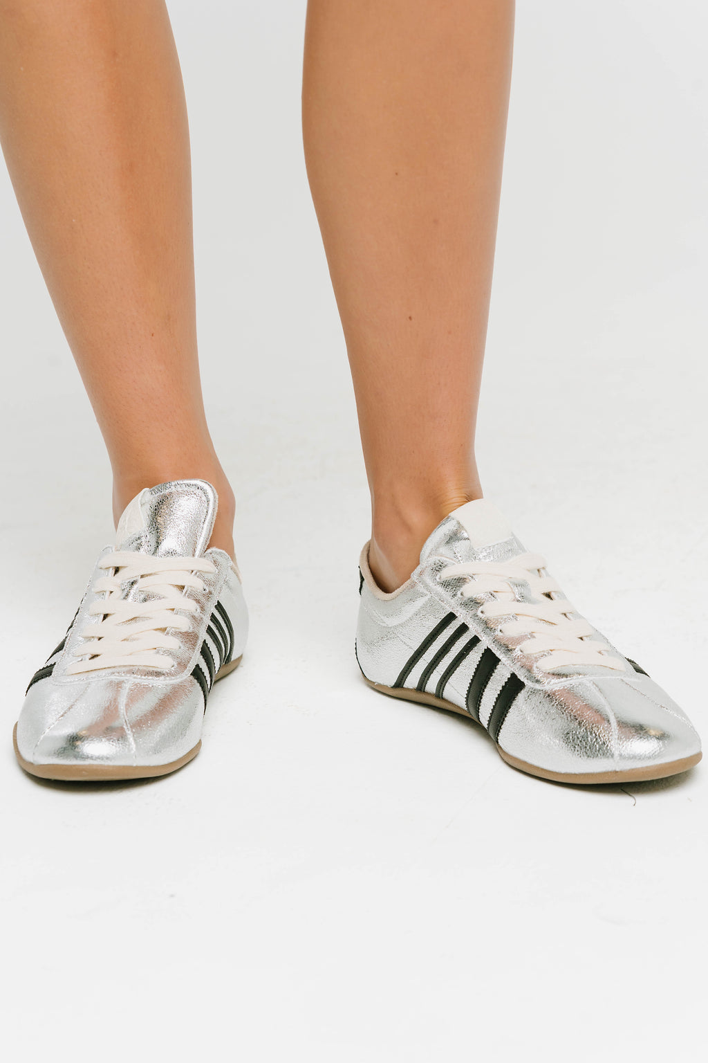 Paloma Retro Sneakers in Silver