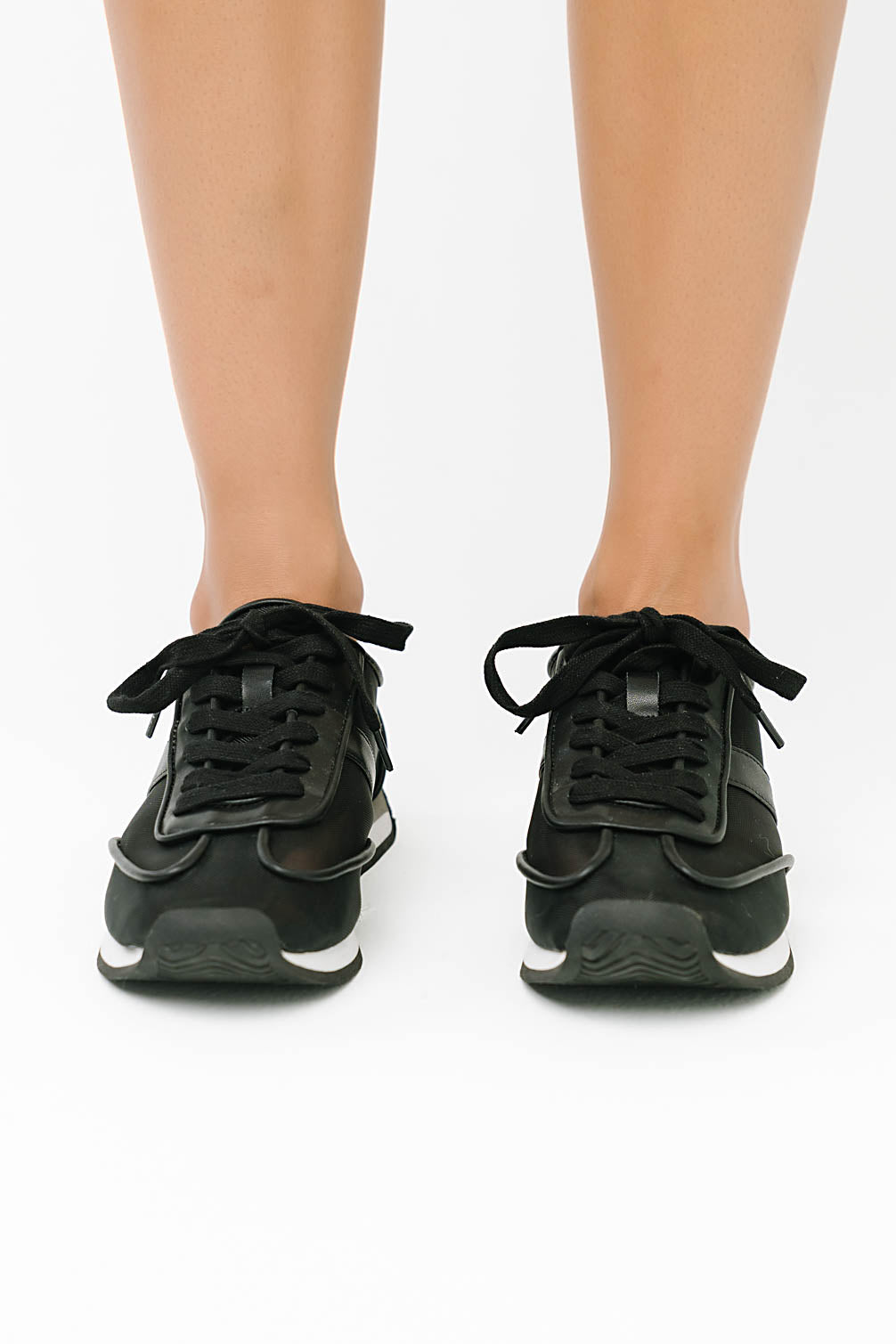 Flash Mesh Sneaker in Black