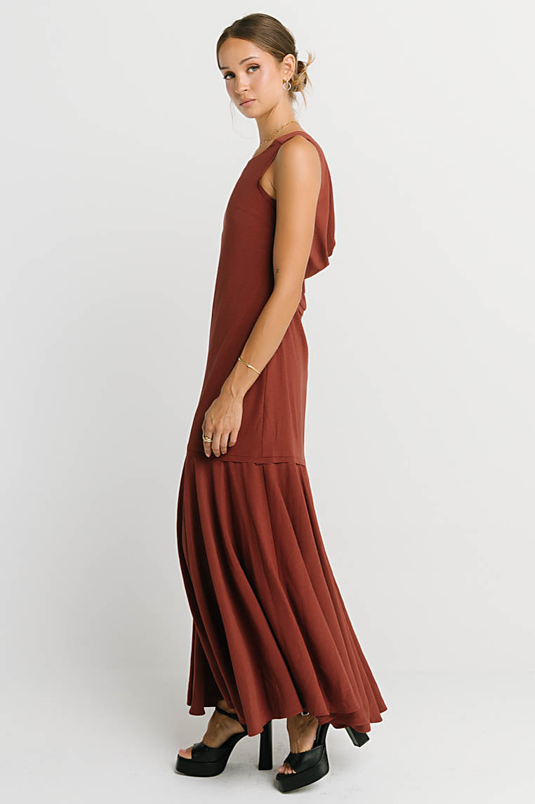 Marlon Maxi Dress in Red-Brown