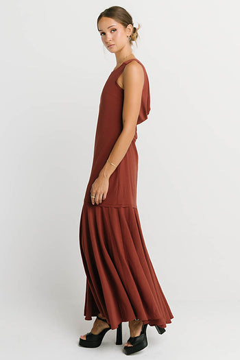 Marlon Maxi Dress in Red-Brown