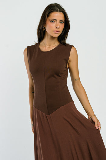 Charles Maxi Dress in Red-Brown