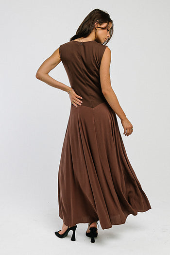 Charles Maxi Dress in Red-Brown