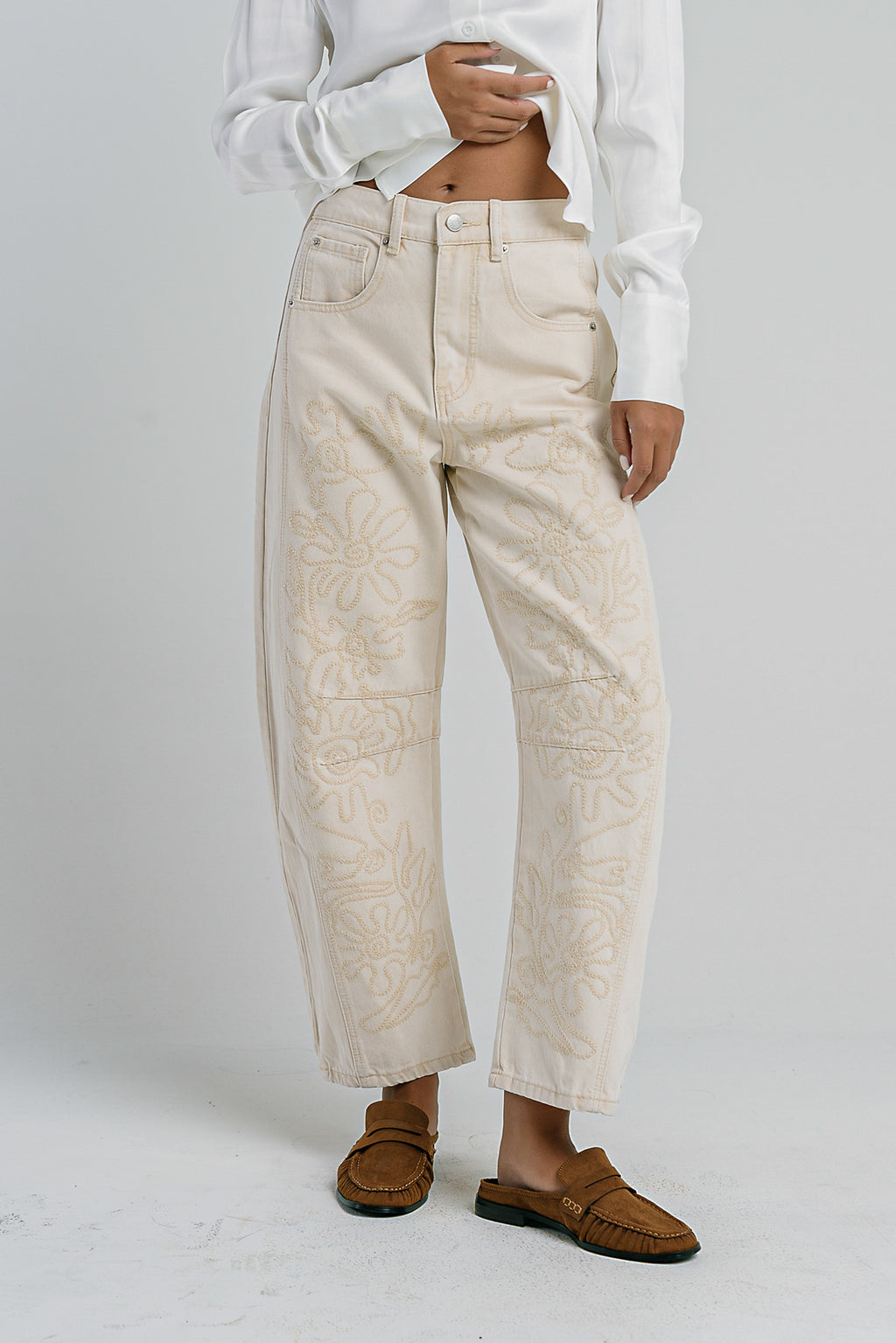 Kinsey Embroidered Barrel Jeans in Beige - FINAL SALE