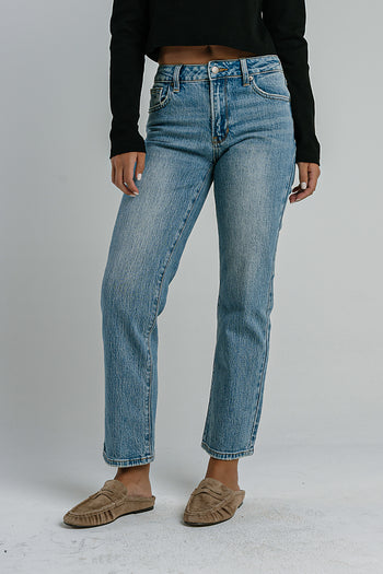 Reya Straight Leg Jeans in Medium Wash