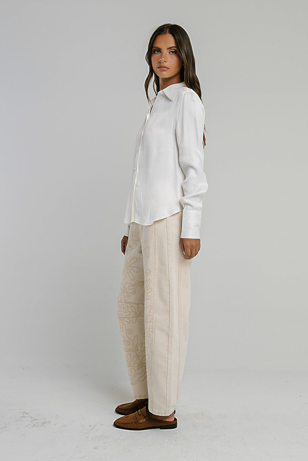 Kinsey Embroidered Barrel Jeans in Beige - FINAL SALE