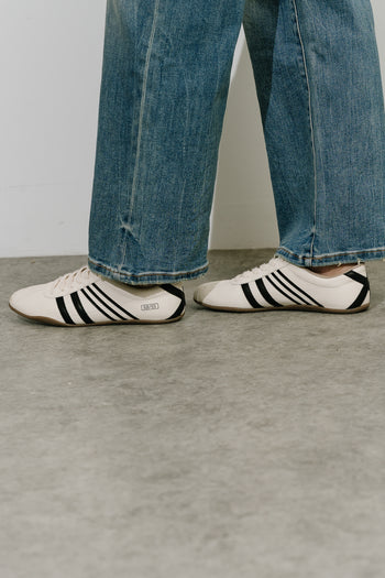 Paloma Retro Sneakers in White