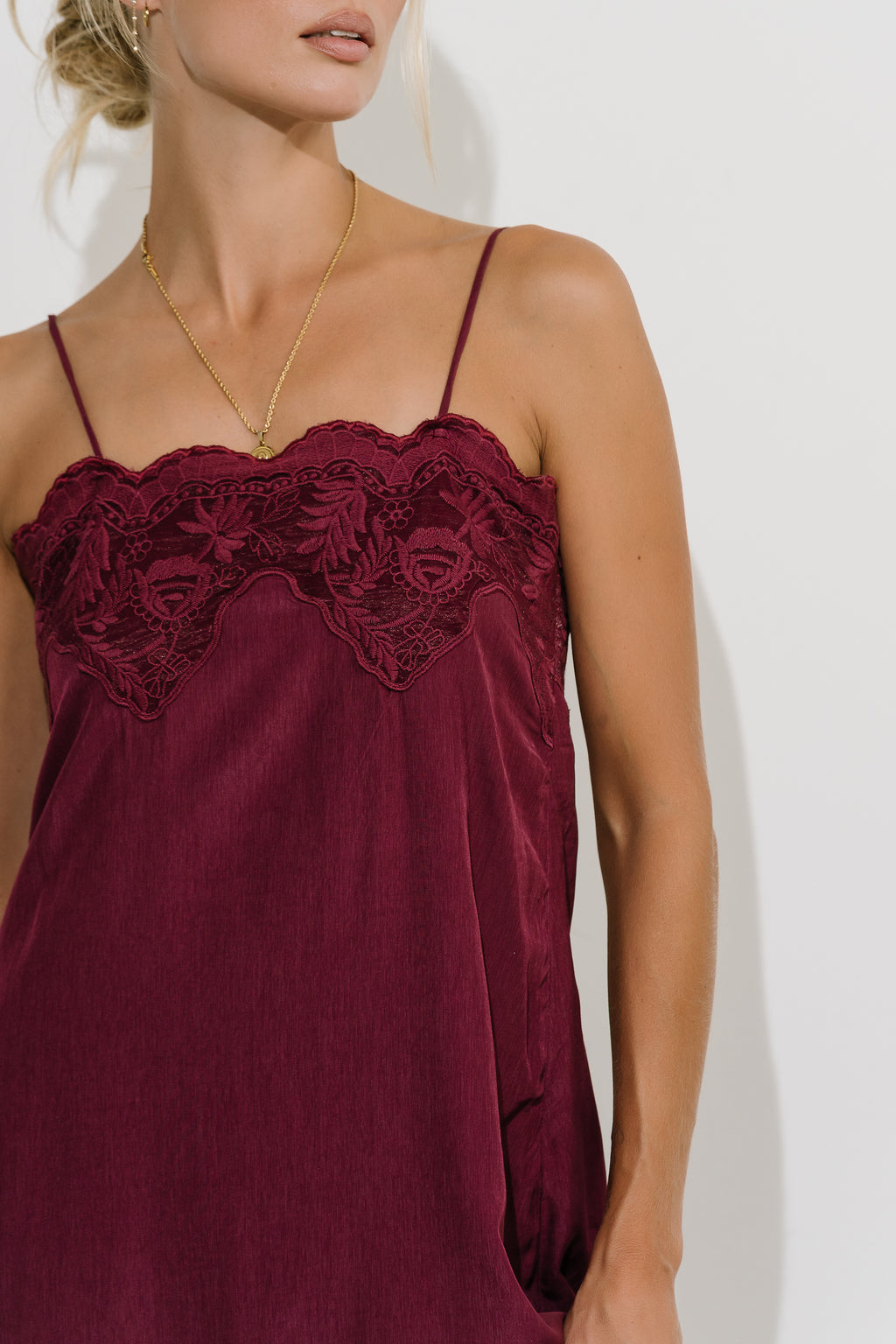 Lana Lace Midi Dress in Burgundy