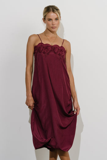 Lana Lace Midi Dress in Burgundy