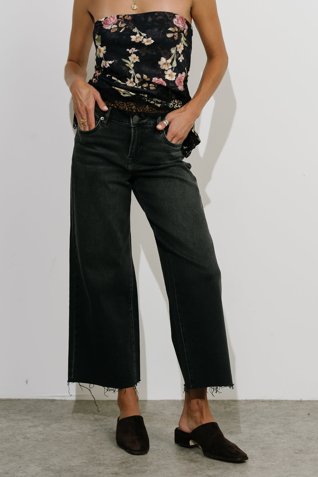 Colette Wide Leg Jeans in Faded Black