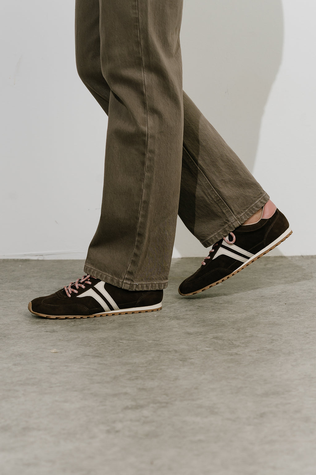 Sarah Sneaker in Brown