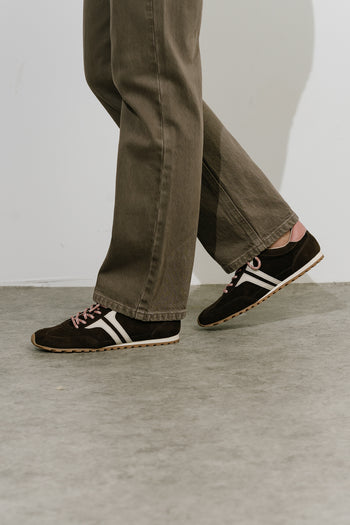 Sarah Sneaker in Brown