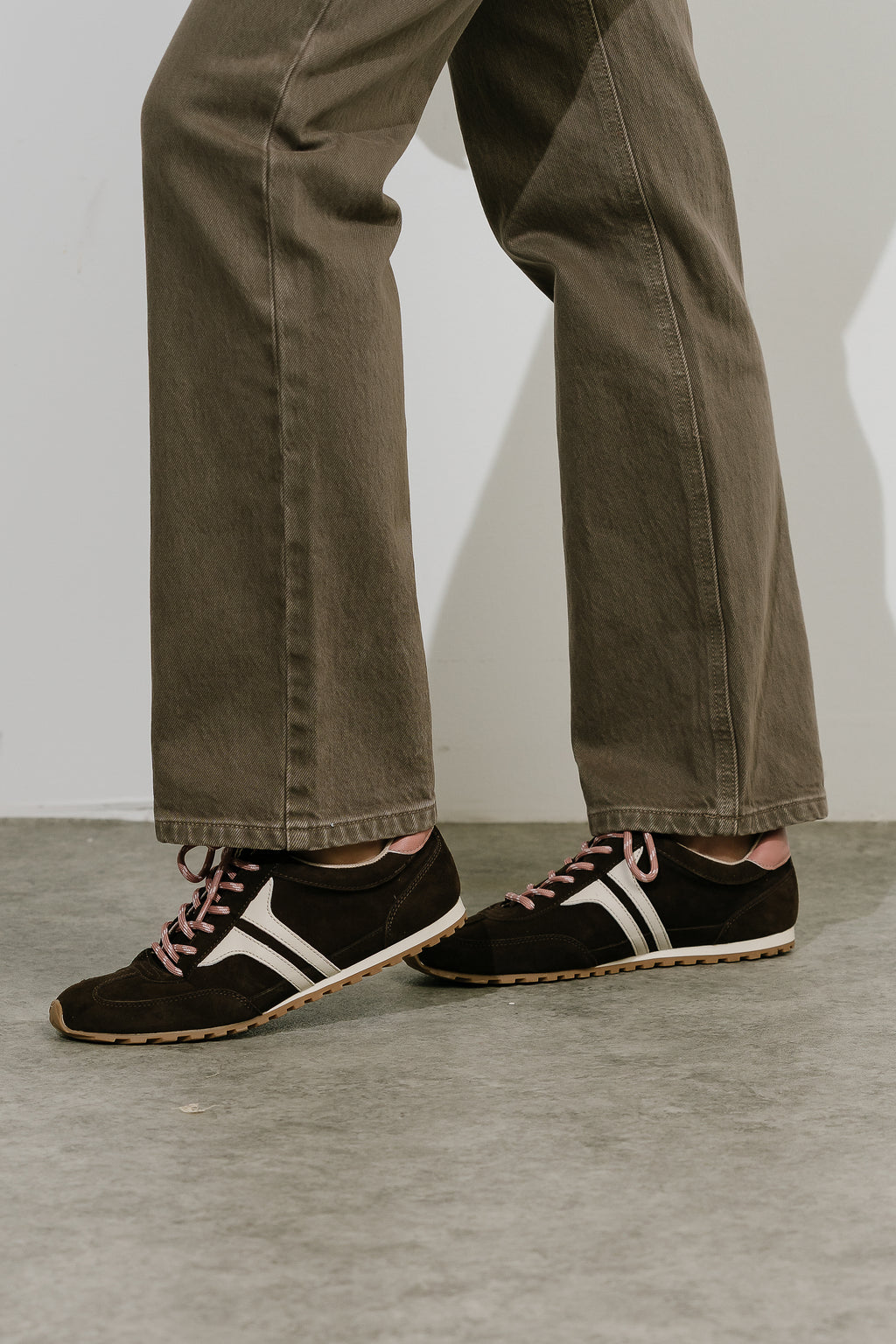 Sarah Sneaker in Brown