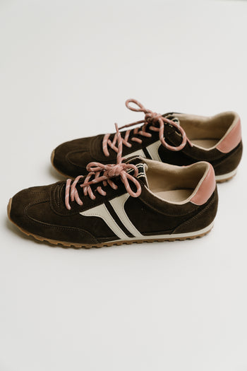 Sarah Sneaker in Brown