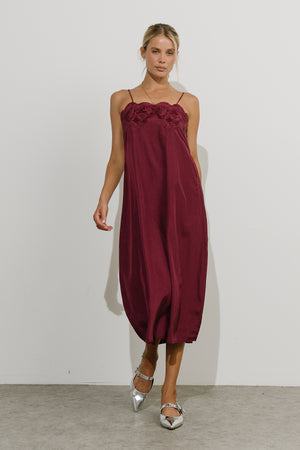 Lana Lace Midi Dress in Burgundy