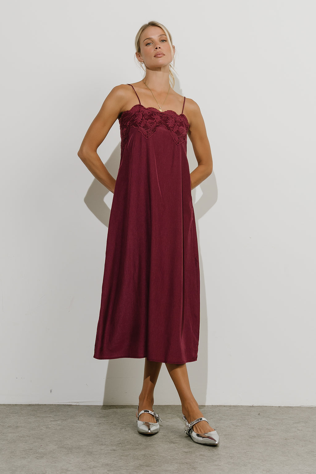 Lana Lace Midi Dress in Burgundy