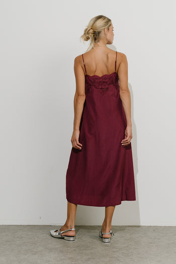 Lana Lace Midi Dress in Burgundy