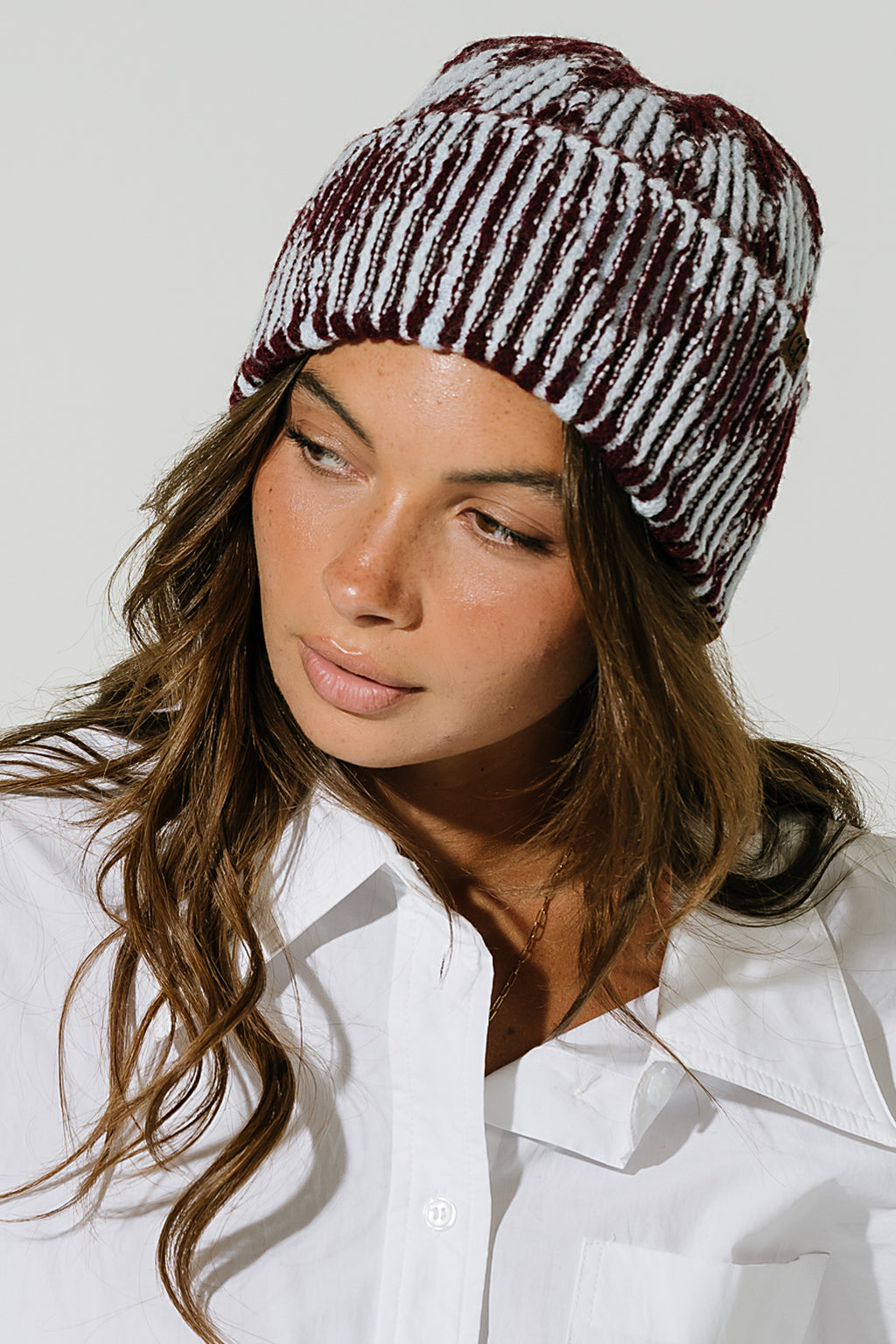 Gemma Reversible Beanie in Wine