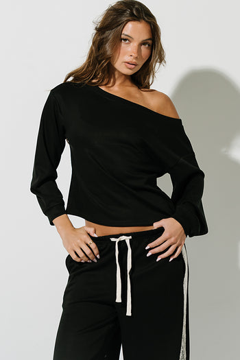Skylar Off the Shoulder Sweatshirt in Black