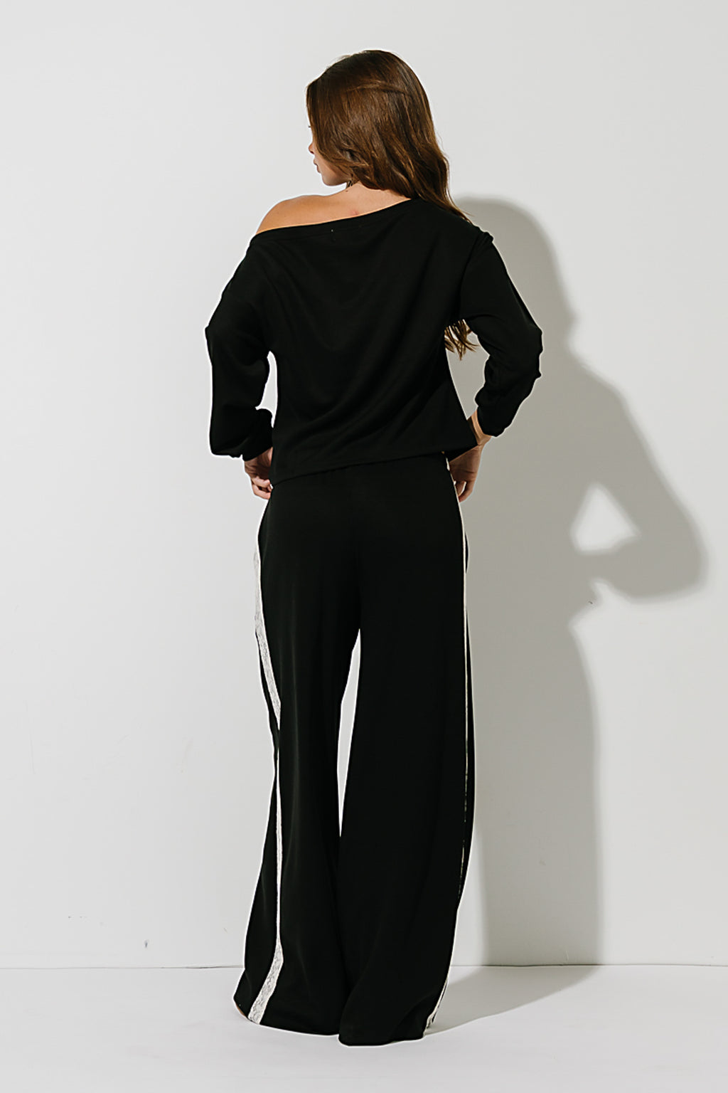 Skylar Wide Leg Sweatpants in Black