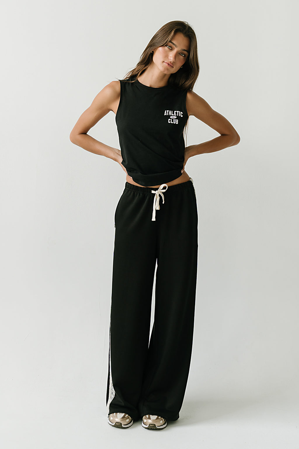 Skylar Wide Leg Sweatpants in Black