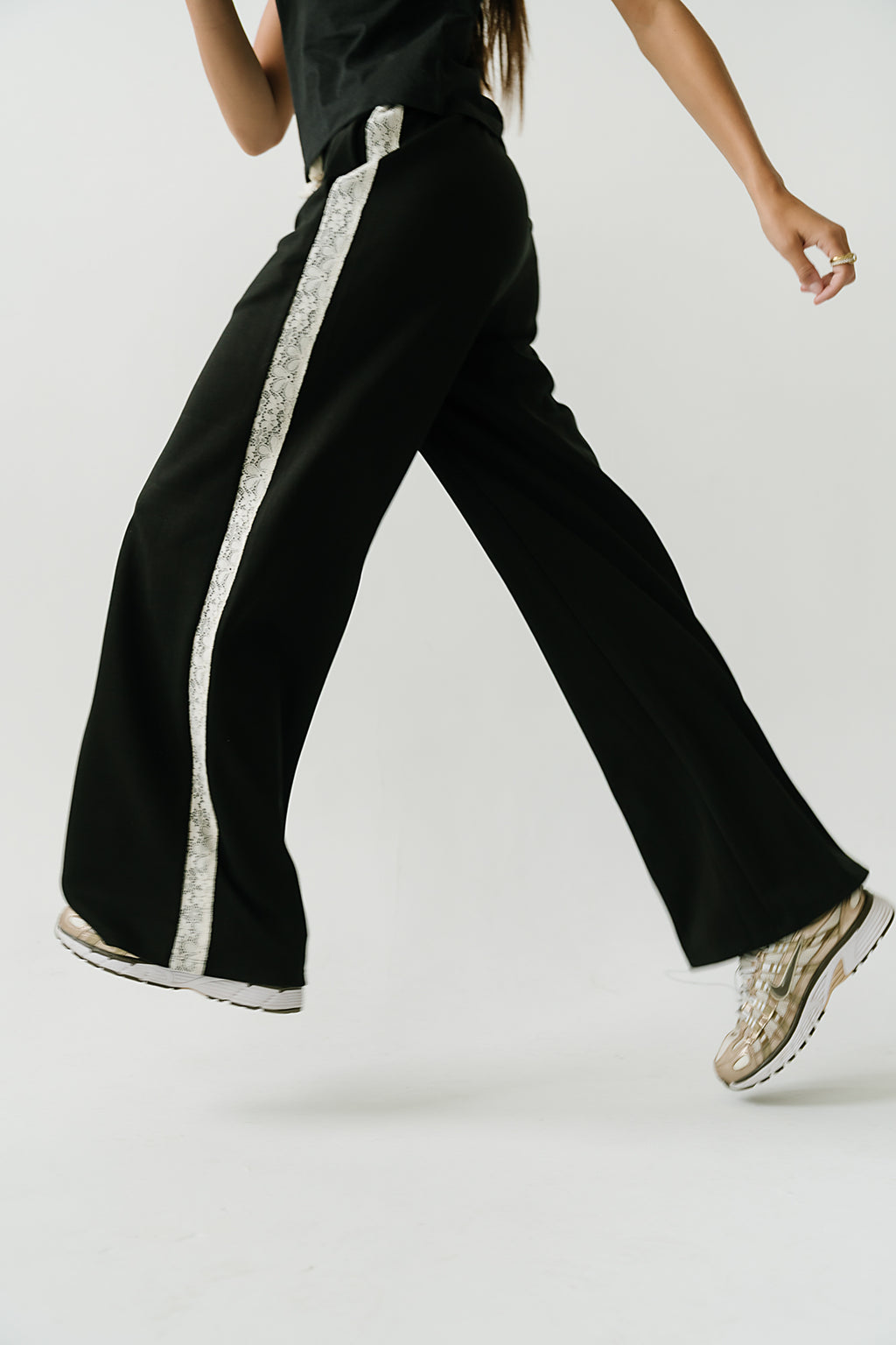 Skylar Wide Leg Sweatpants in Black