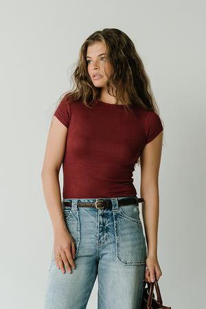 Tiffany Ribbed Tee in Burgundy
