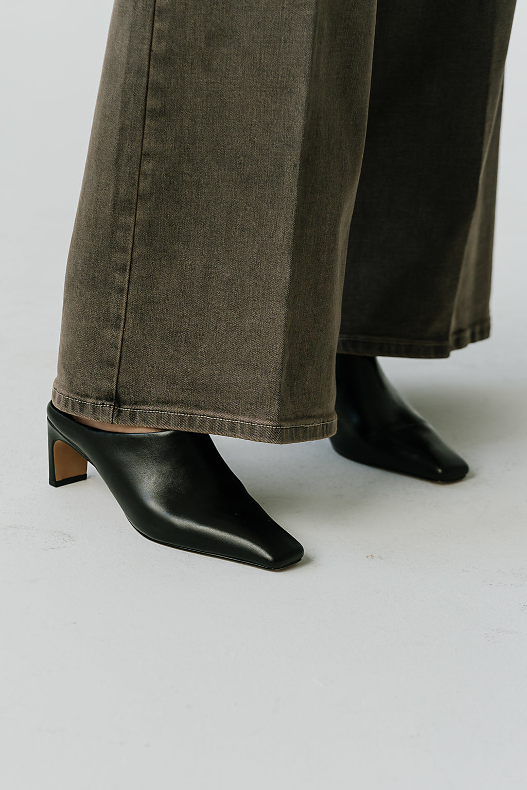 Steve Madden Jamason Mule in Black