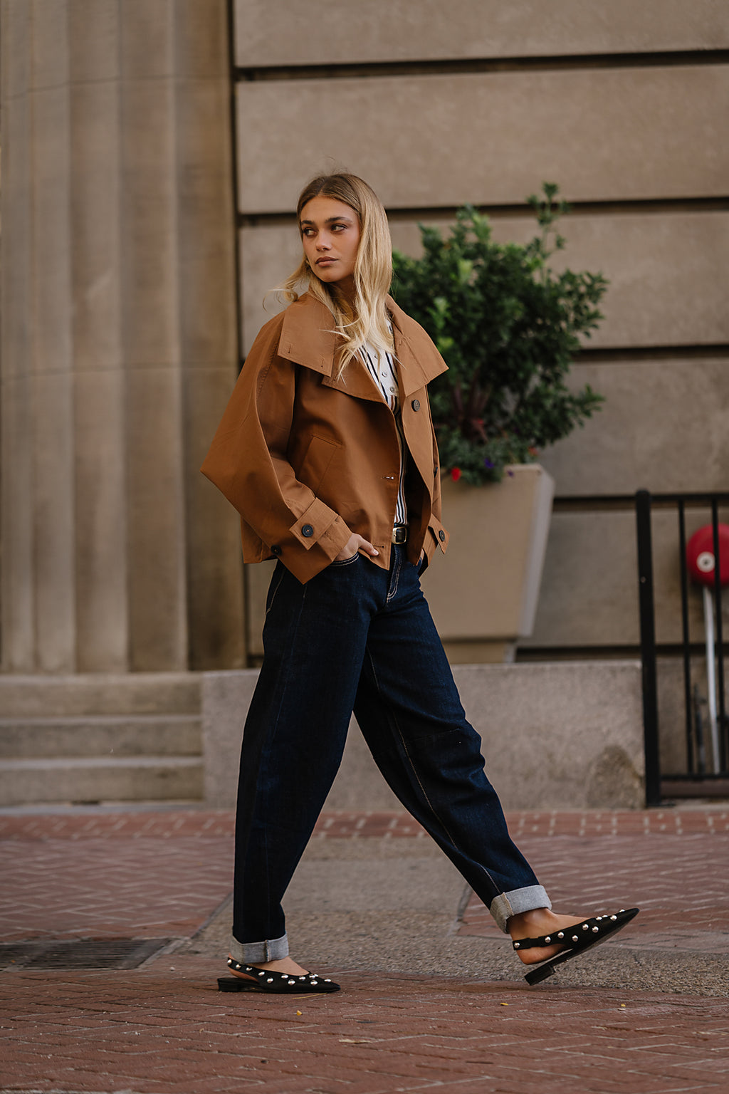 Tiana Barrel Jeans in Dark Wash