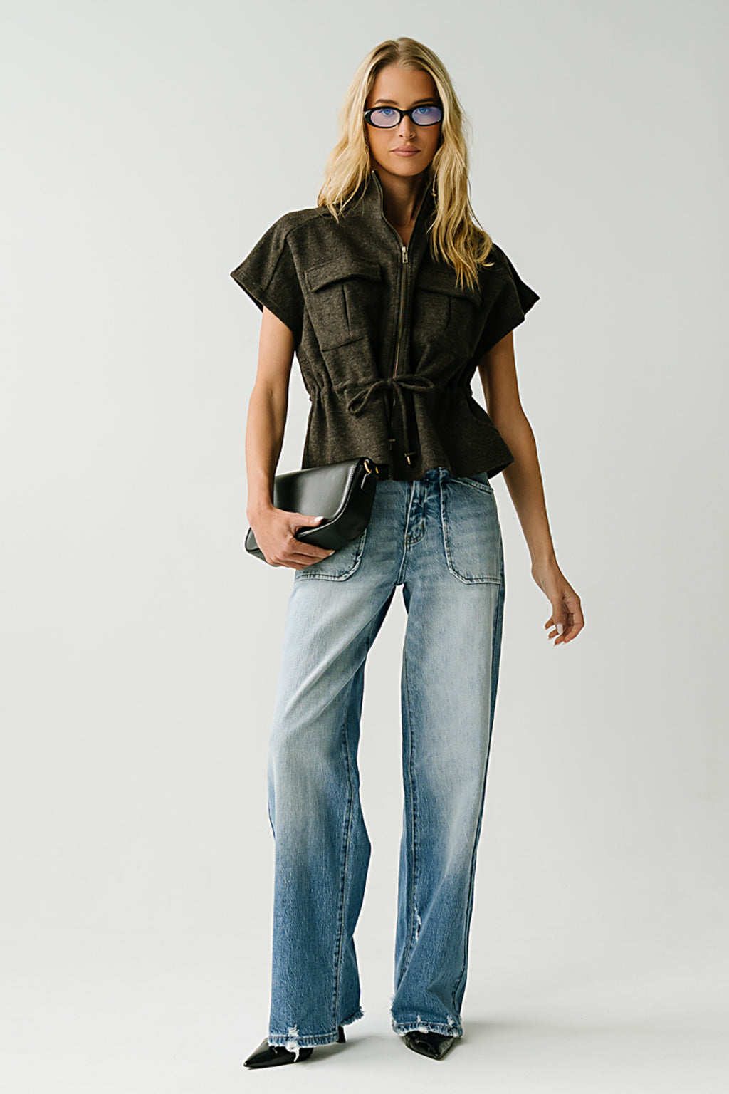Pria High Rise Distressed Wide Leg Jeans
