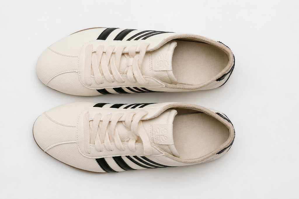 Paloma Retro Sneakers in White